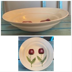 Hartstone Pottery Extra Large Serving Bowl Tulip Collection in New Condition